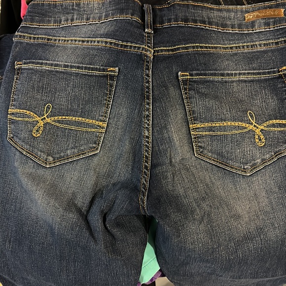 Denizen from Levi’s Cropped distressed jeans - Picture 11 of 12